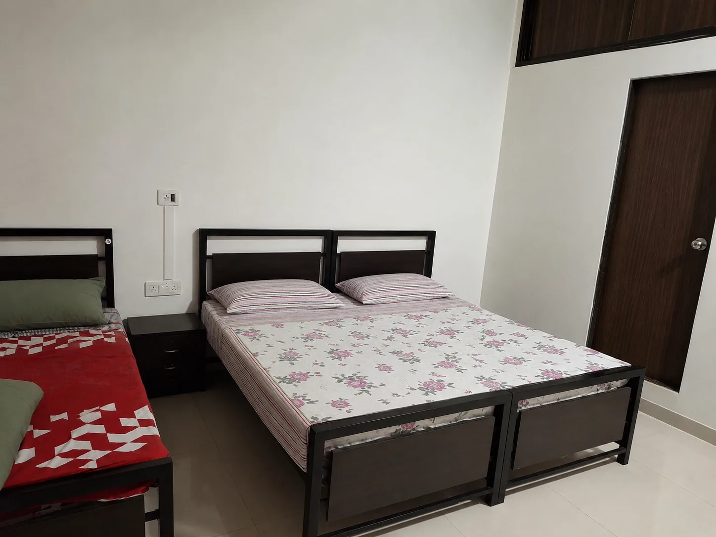 Shared bedroom with study space at Nagindas Mansion